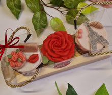 Load image into Gallery viewer, Giftboxed Valentines Trio of Cupcakes